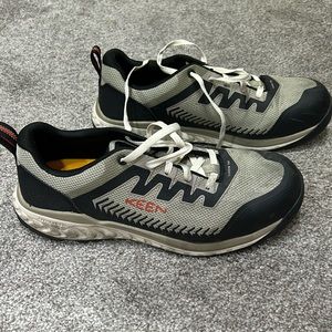 Keen, carbon fiber toe work shoe, size 13